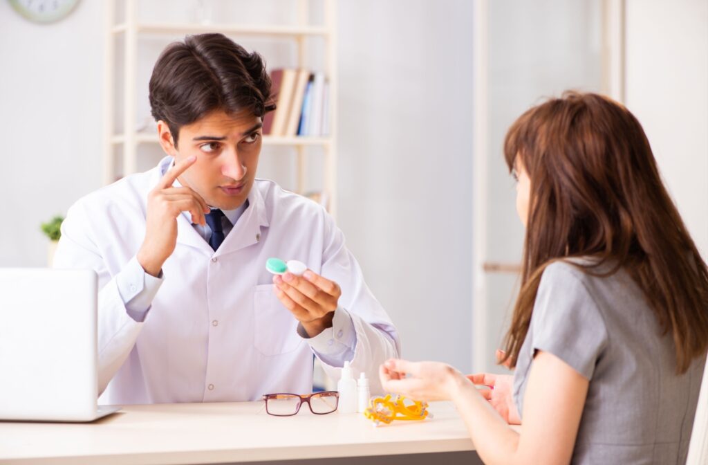 An optometrist goes over the importance of solid contact lens handling while highlighting the risks of improper care.